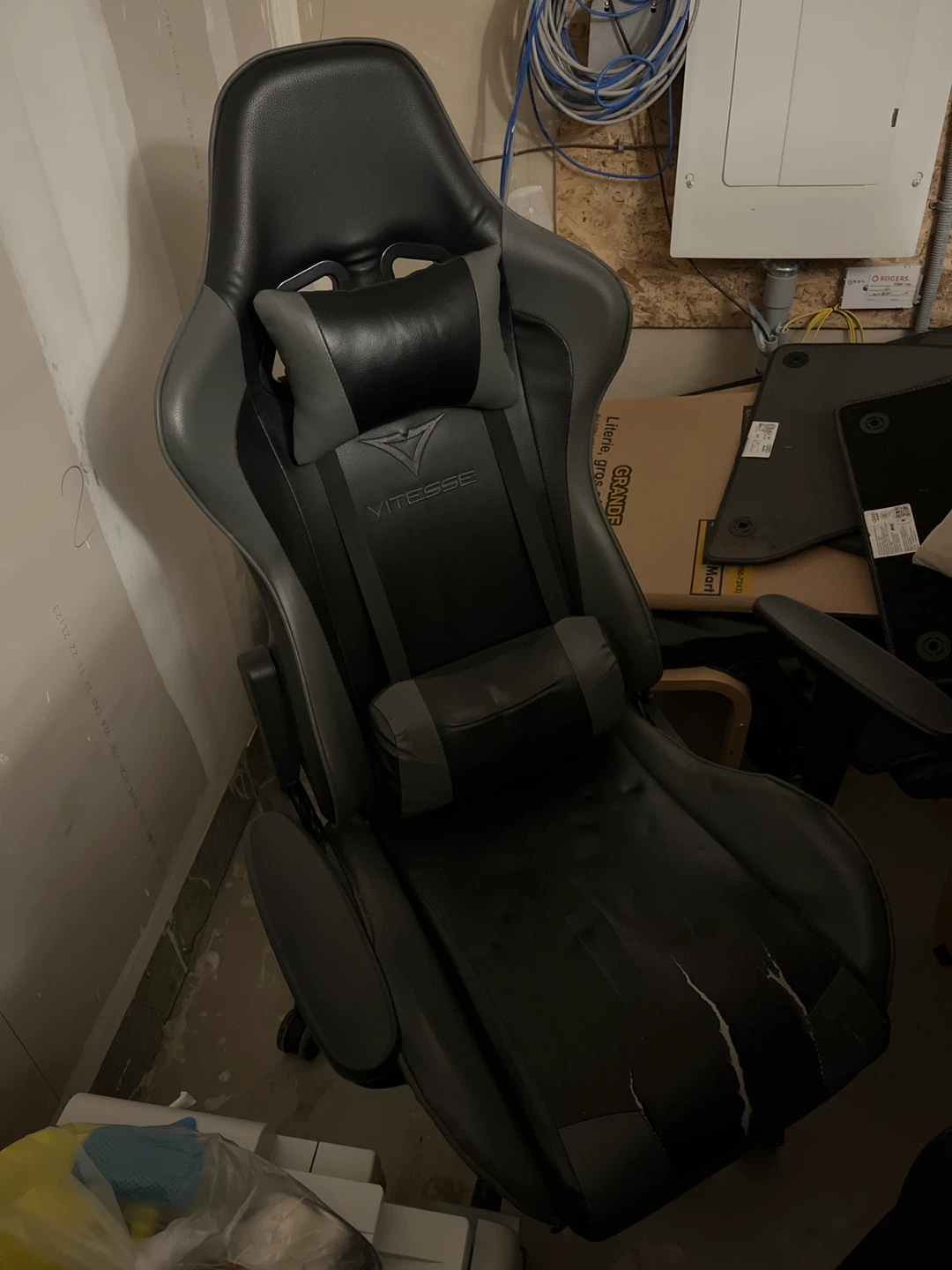 Vitesse Gaming/Office Chair - Black