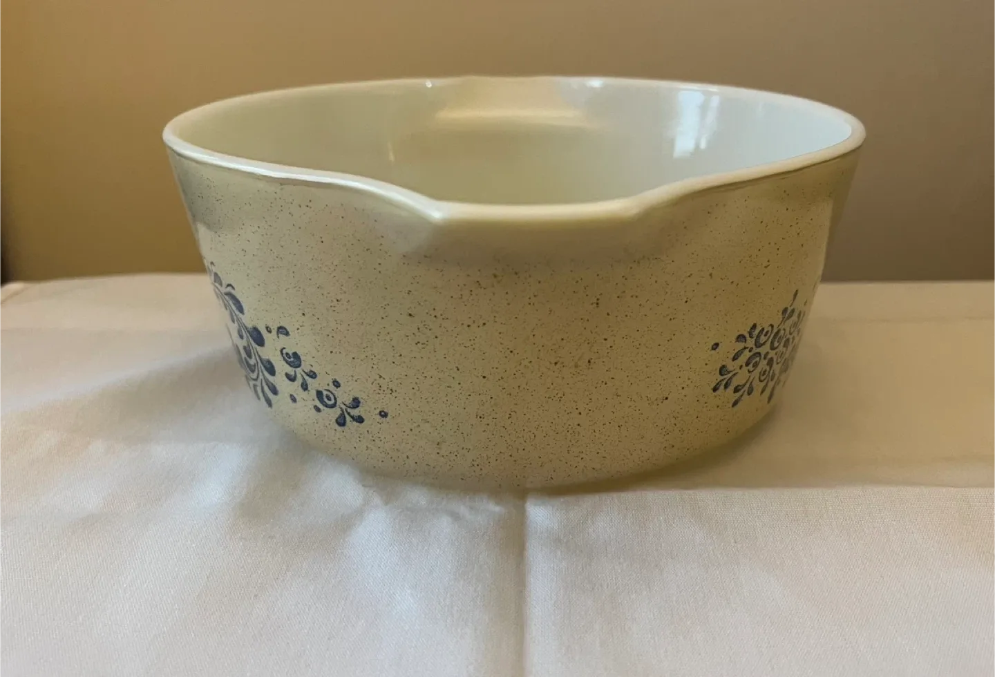 Vintage Pyrex 2.5 L/2.6 Q 475-B Homestead Pattern Round Dish image indicator(5)