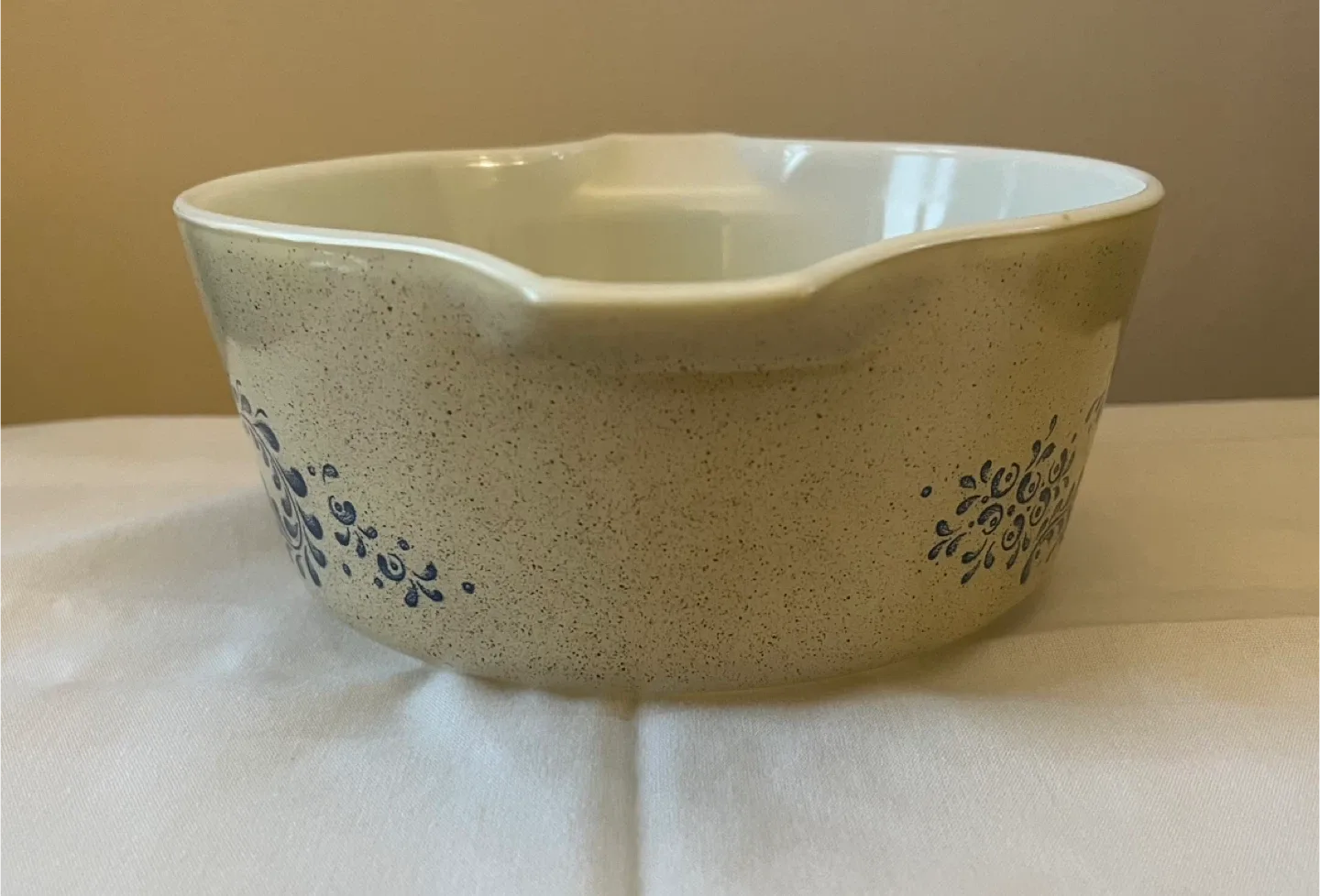 Vintage Pyrex 2.5 L/2.6 Q 475-B Homestead Pattern Round Dish image indicator(3)