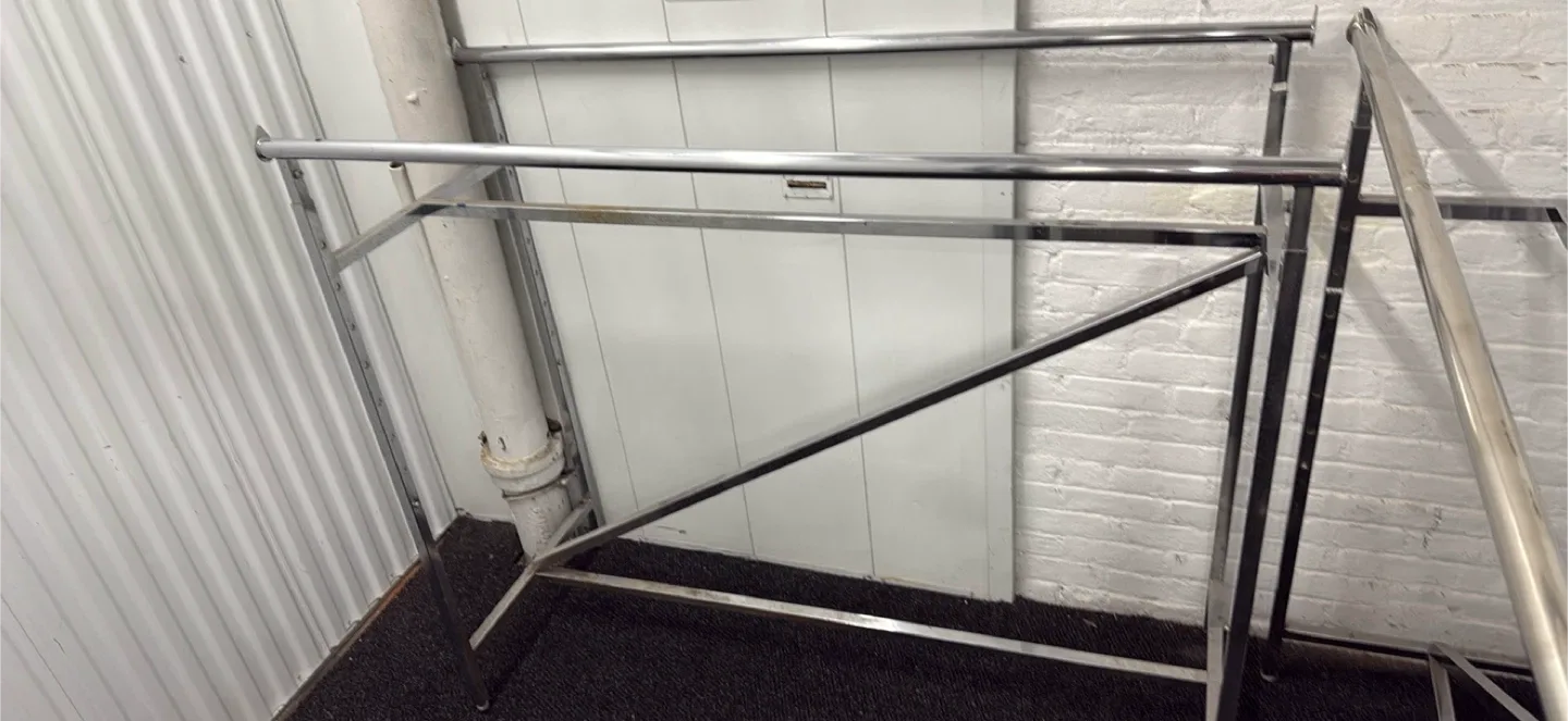 Clothing Rack image indicator(2)