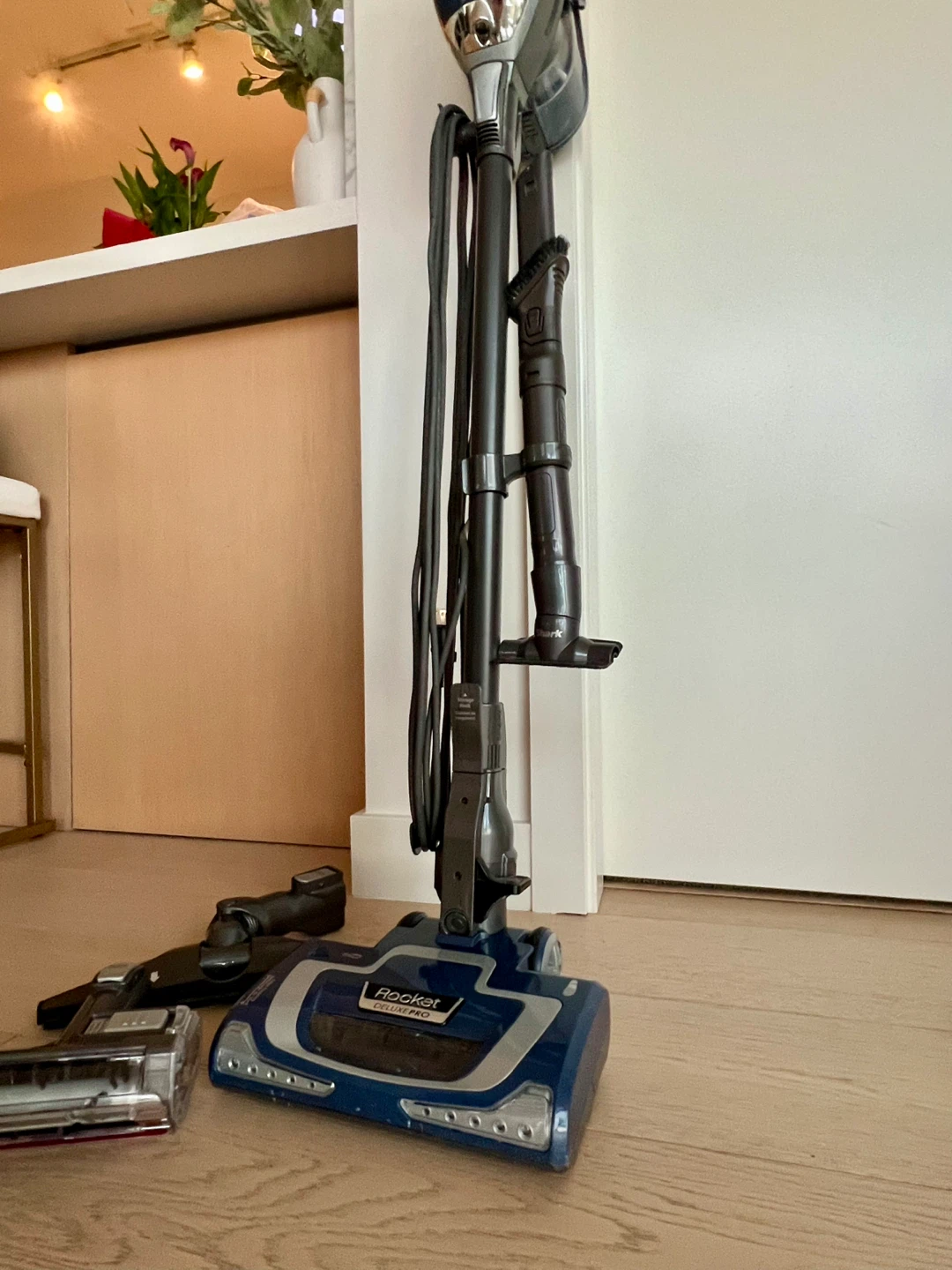 Shark Rocket Deluxe Pro Vacuum - photo 4