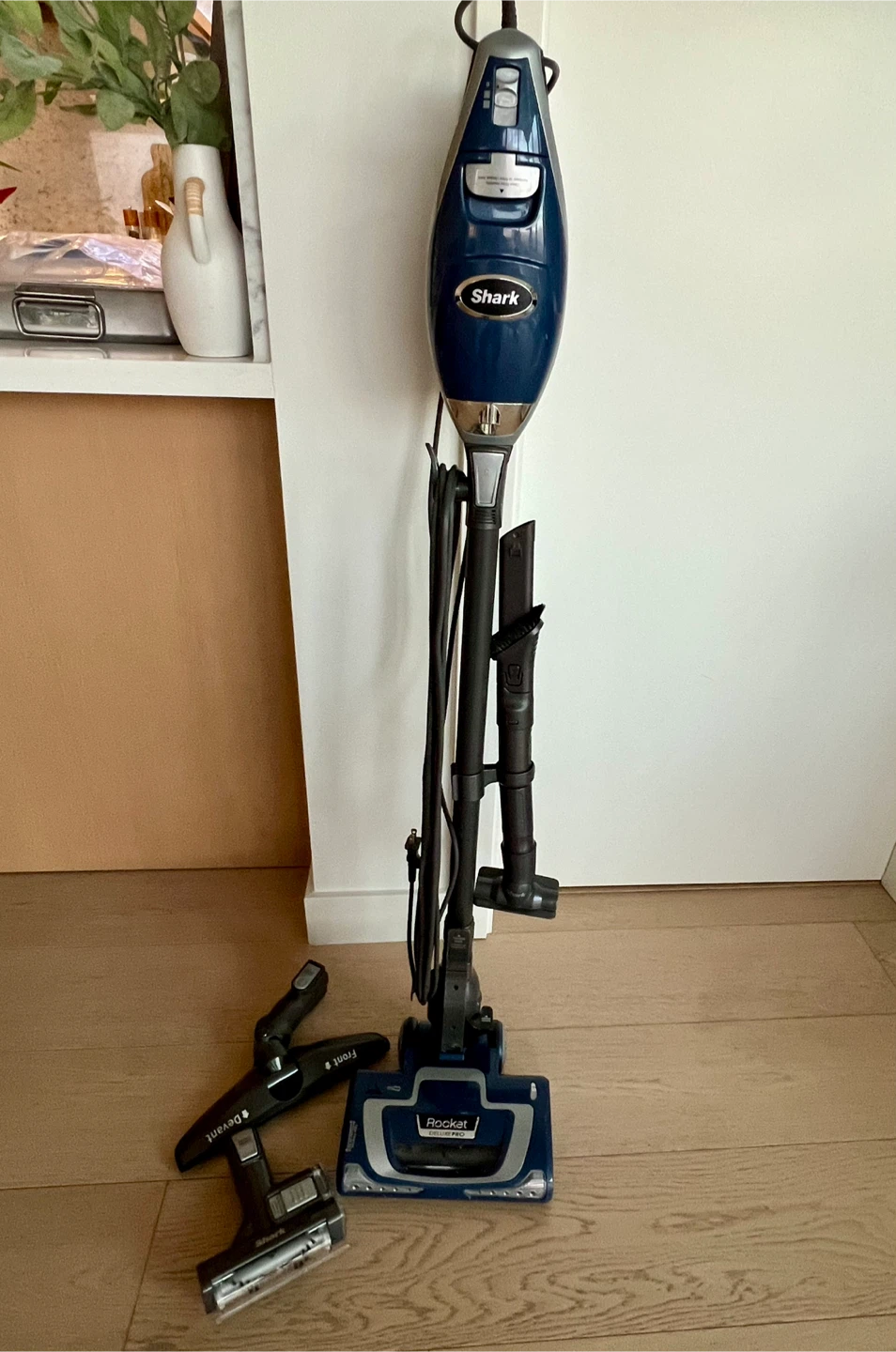 Shark Rocket Deluxe Pro Vacuum - photo 3