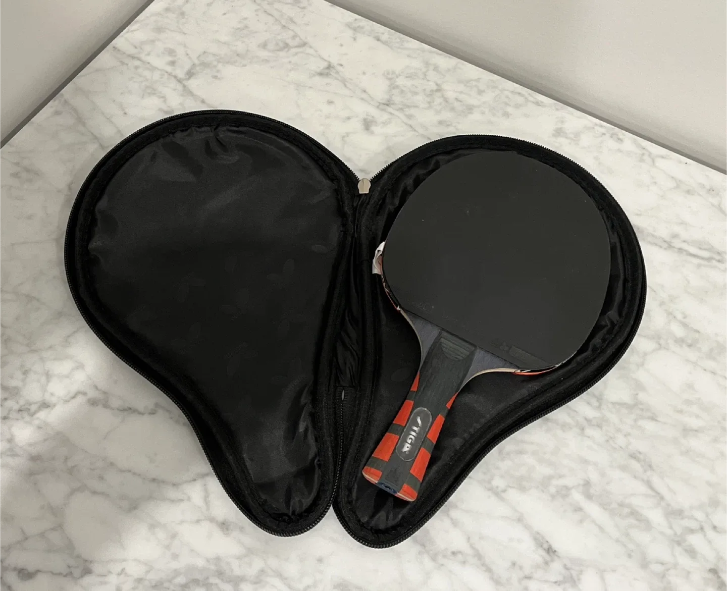STIGA Evolution Table Tennis Racket with Case image indicator(2)