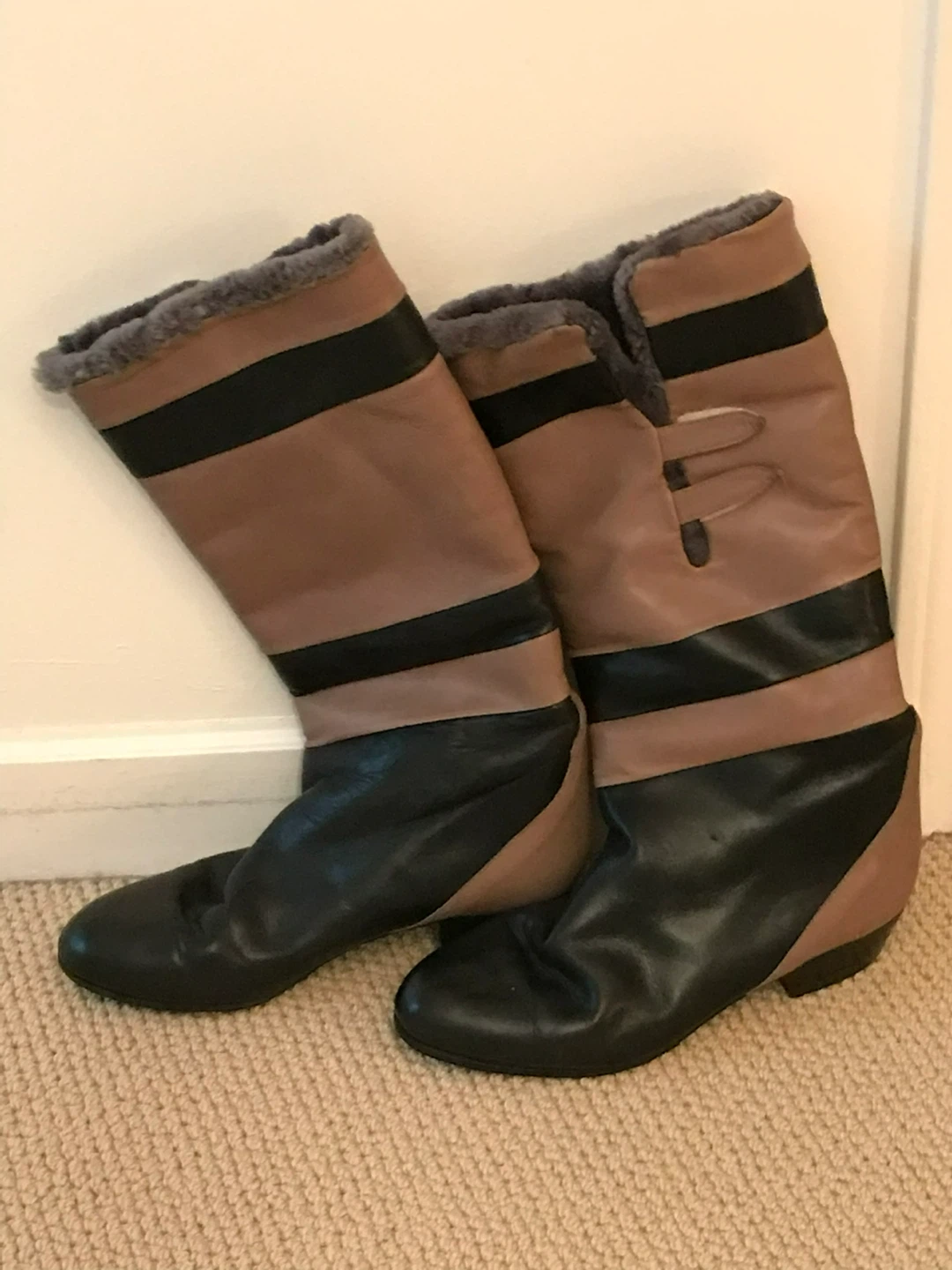 Grey & Black Leather Winter Boots vintage