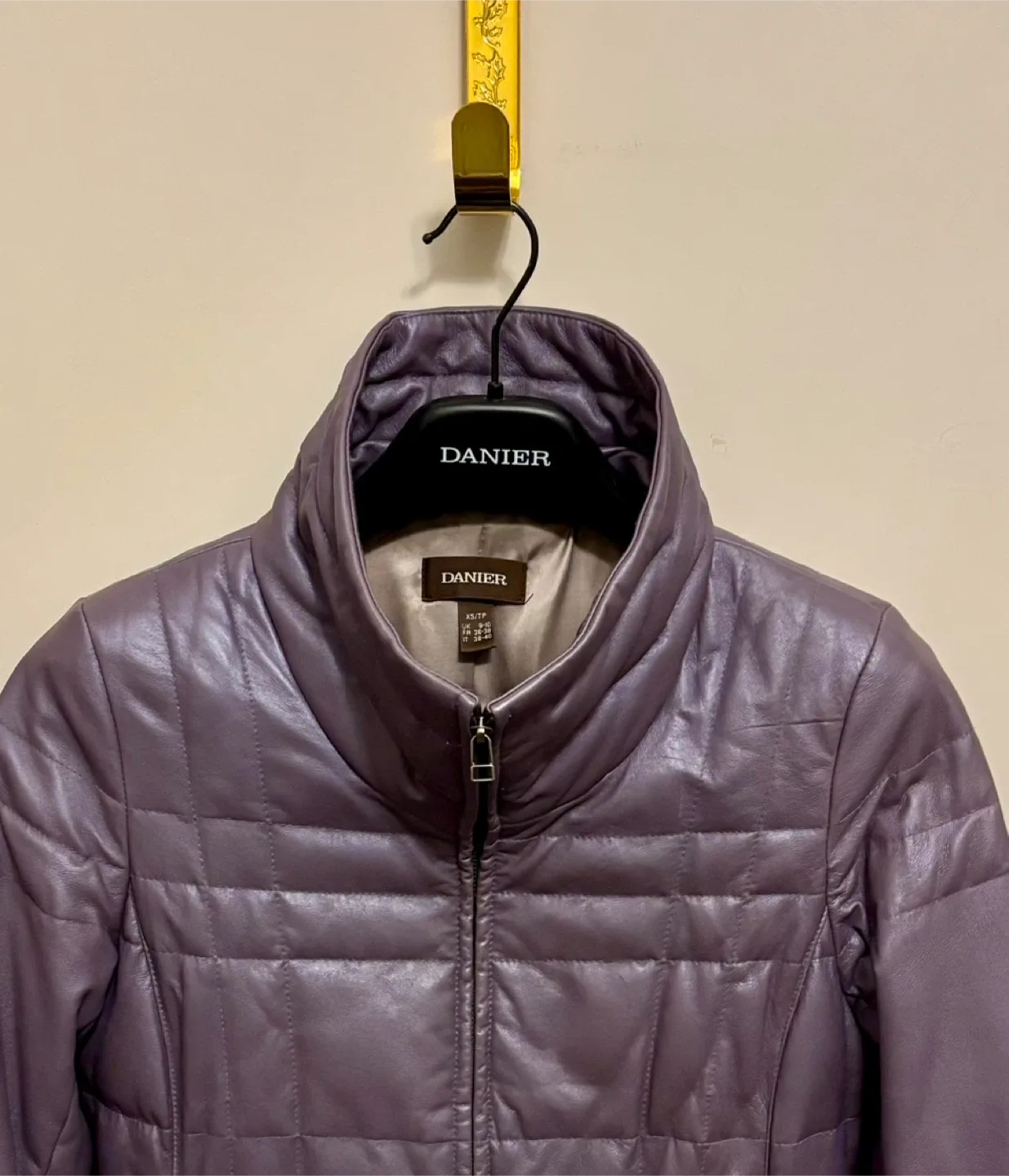 Danier Leather Puffer Coat - Size XS image indicator(3)