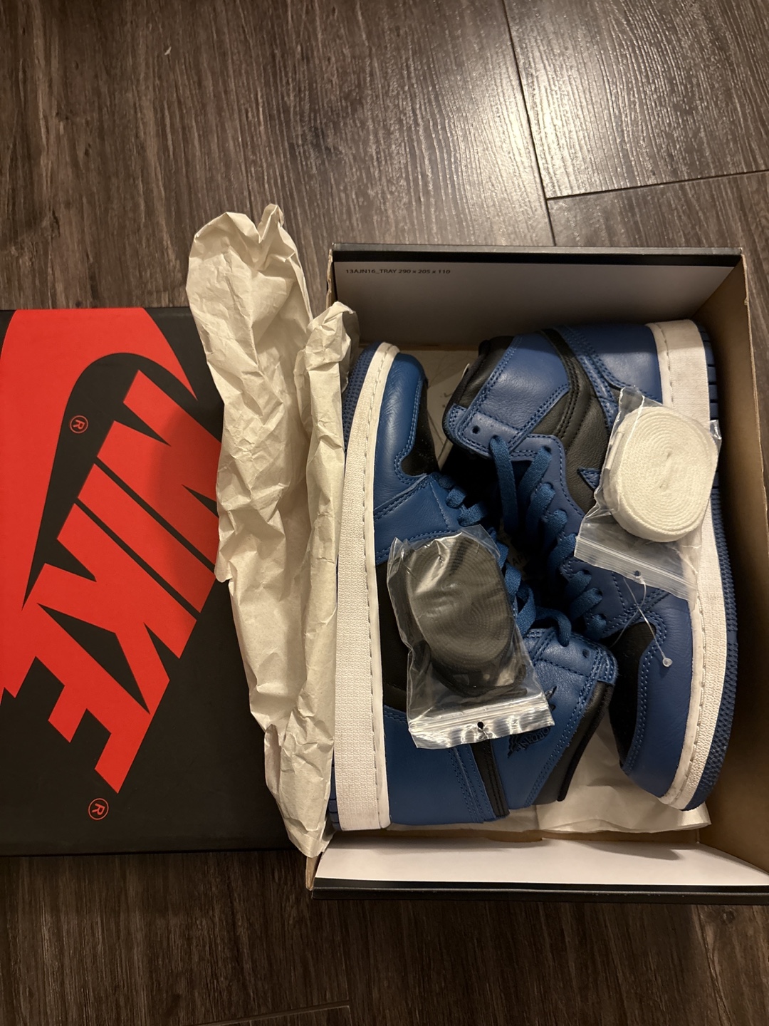 Nike Air Jordan 1 Retro High OG Marina Blue - Size 6Y - photo 3