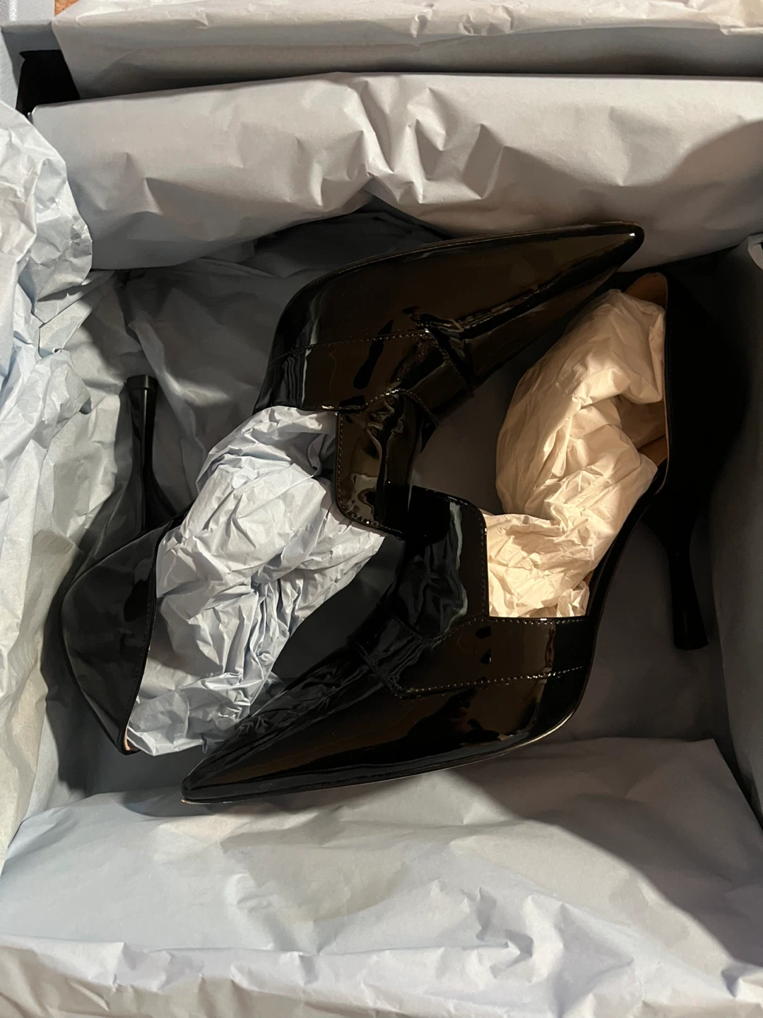 Prada Black Patent Leather Heels - Size 35 - photo 4