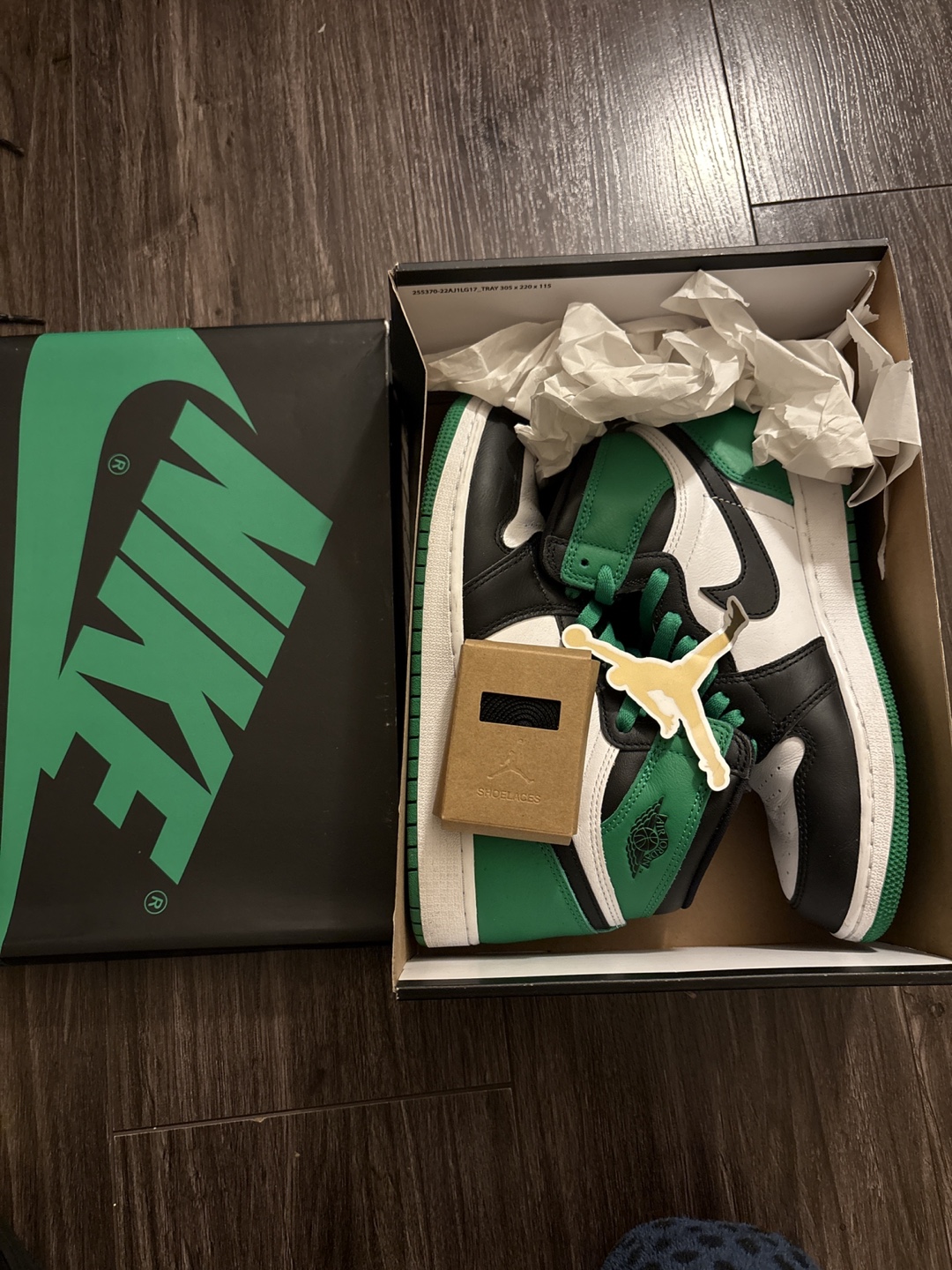 Nike Air Jordan 1 GS Lucky Green - Size 6.5