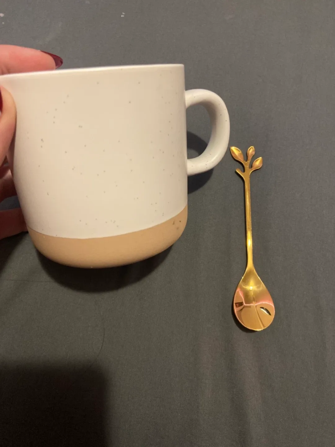 White Ceramic Mug with Gold Spoon GIFT image indicator(2)