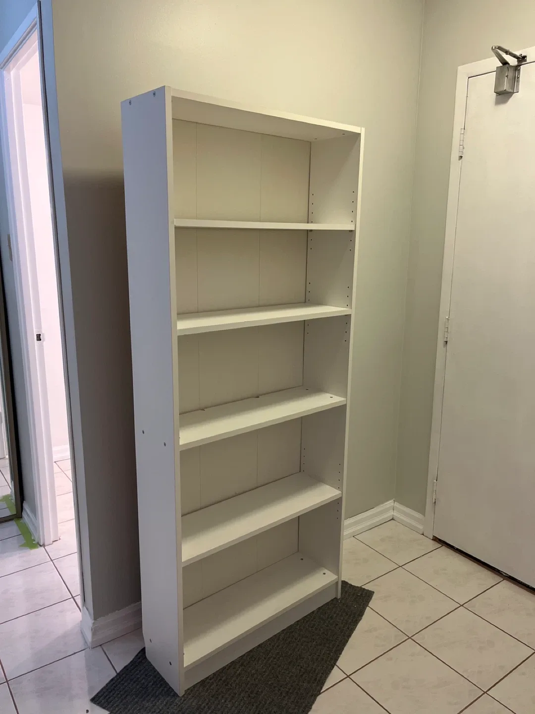 White Bookcase with Adjustable Shelves image indicator(6)