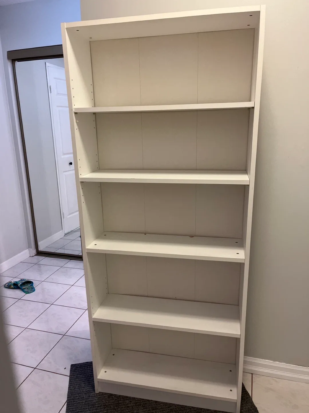 White Bookcase with Adjustable Shelves image indicator(7)