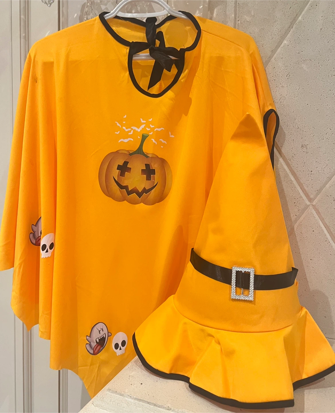 Halloween Costume - Pumpkin & Witch Hat