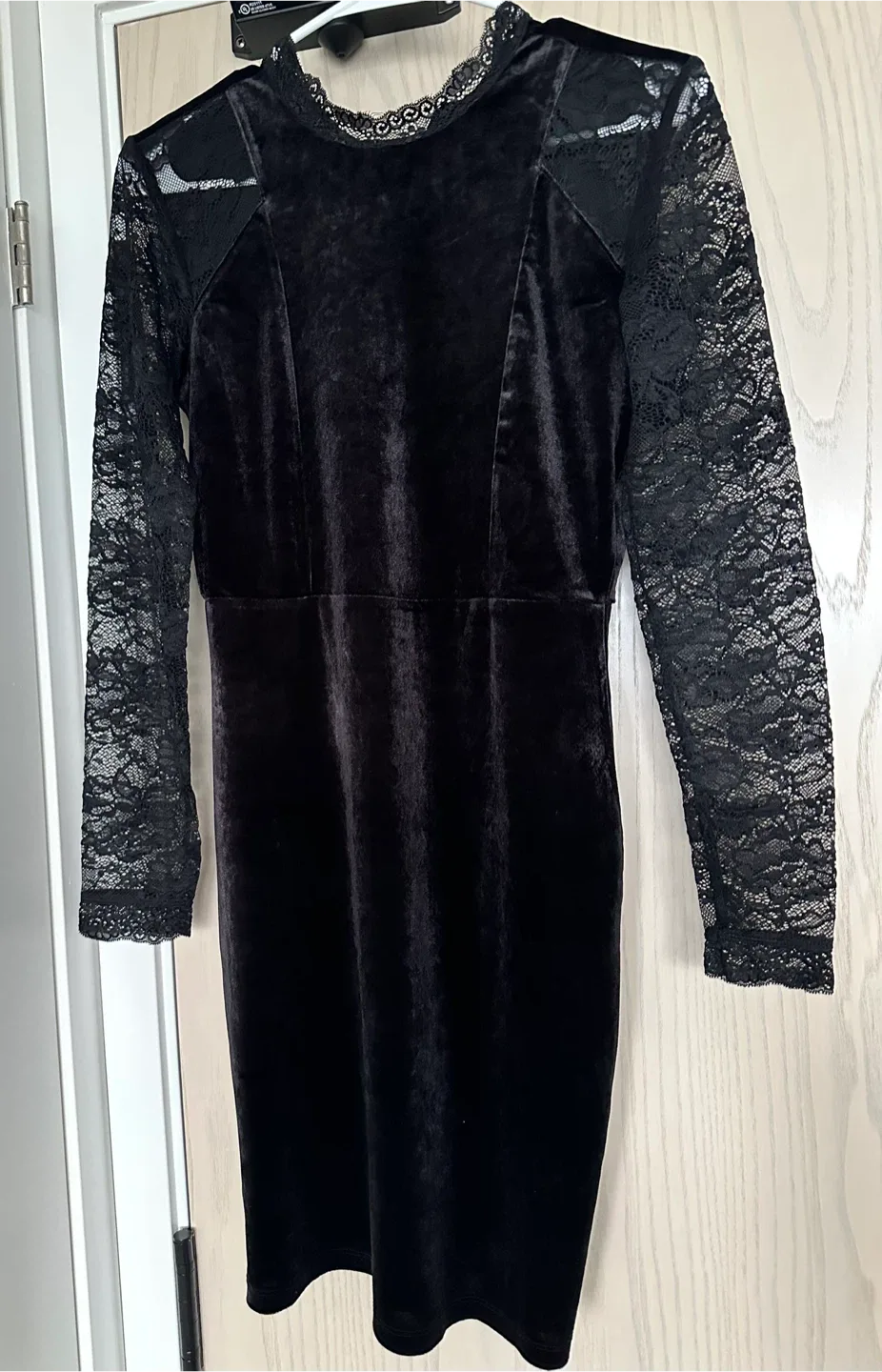 ONLY Black Velvet Lace Dress image indicator(3)