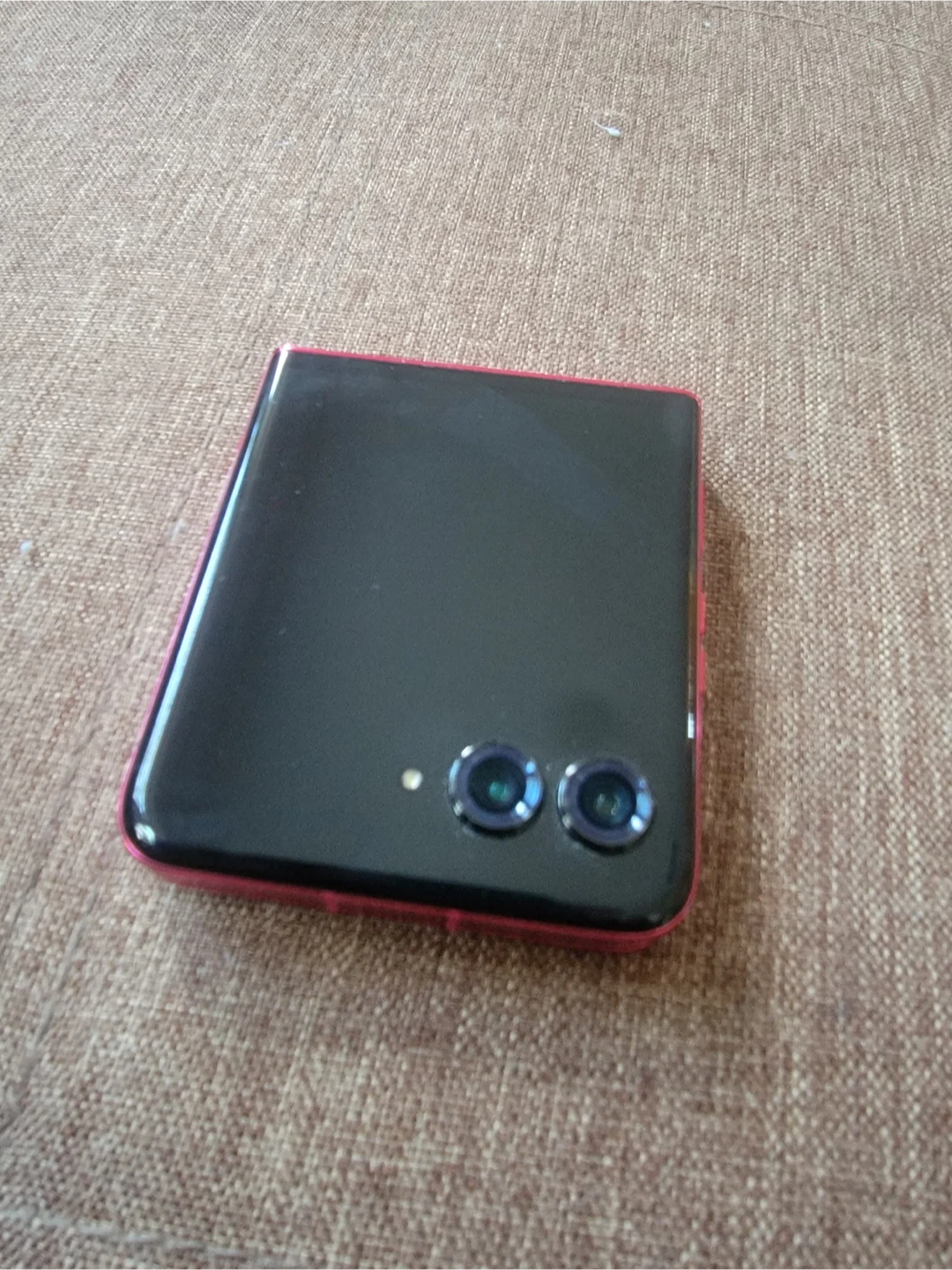 Motorola  Razr  2025  like new + Unlocked Smartphone - photo 4