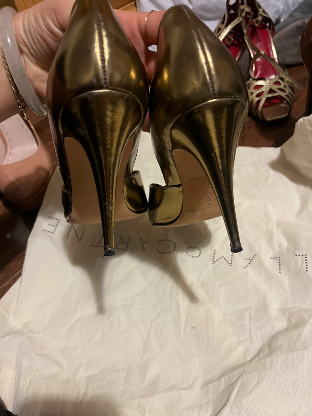 Manolo Blahnik Gold Heels - Size 37 - photo 5