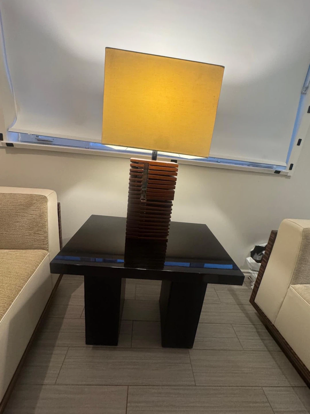 Table lamp with black table - photo 2