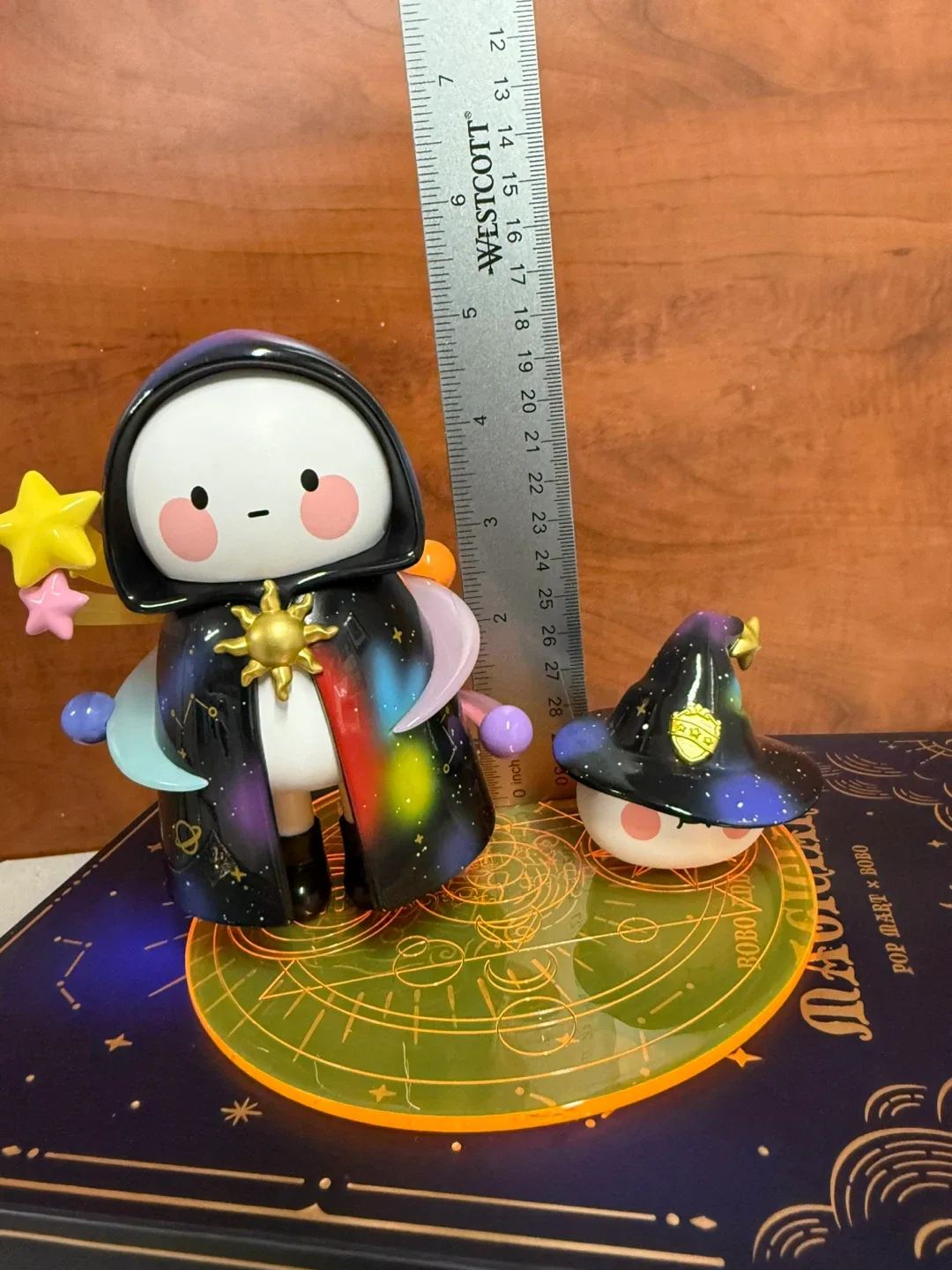 Pop Mart - Bobo and Coco Magician Figure (Rare!) image indicator(2)