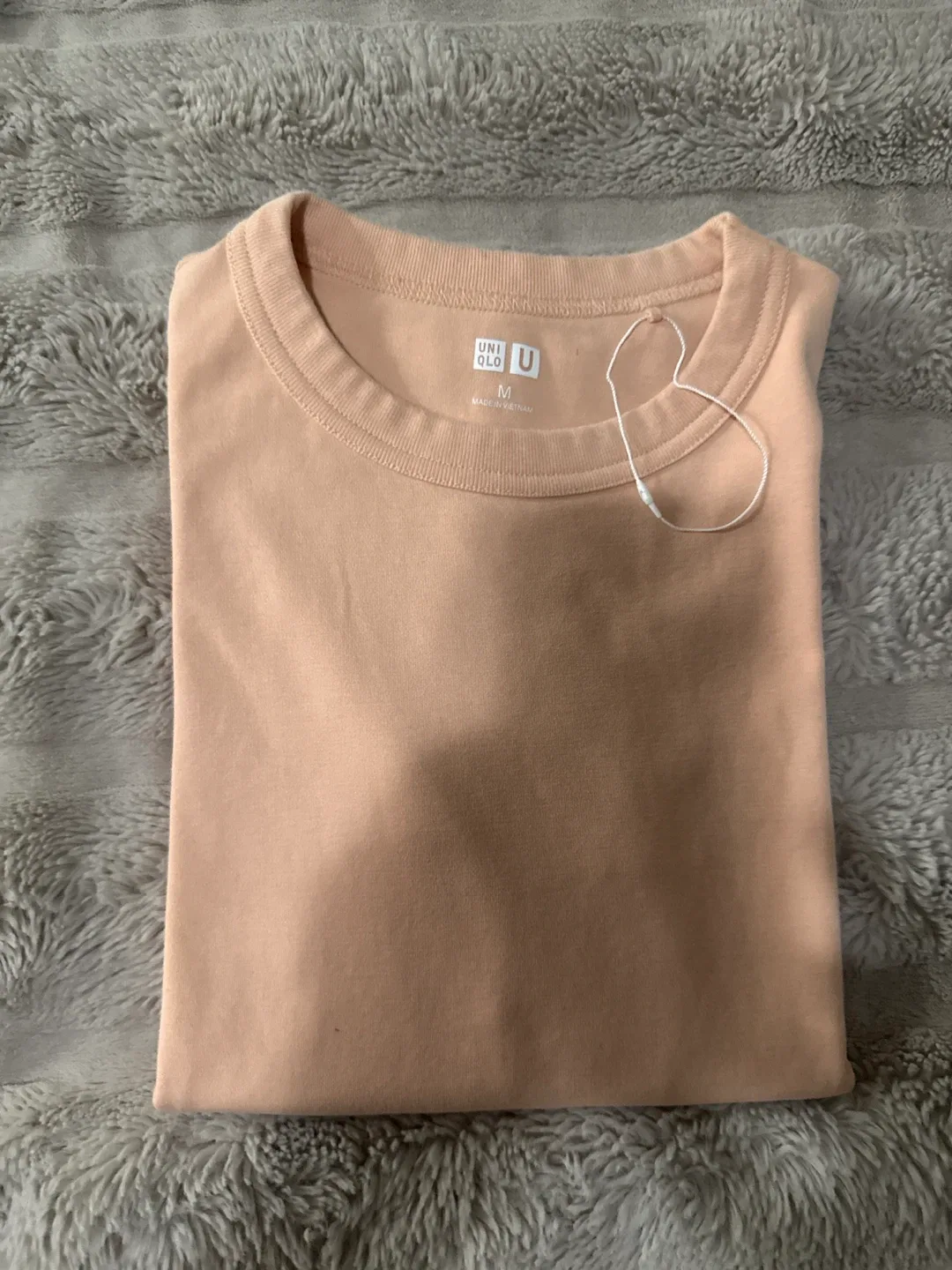 Uniqlo U T-Shirt - Size M thumbnail