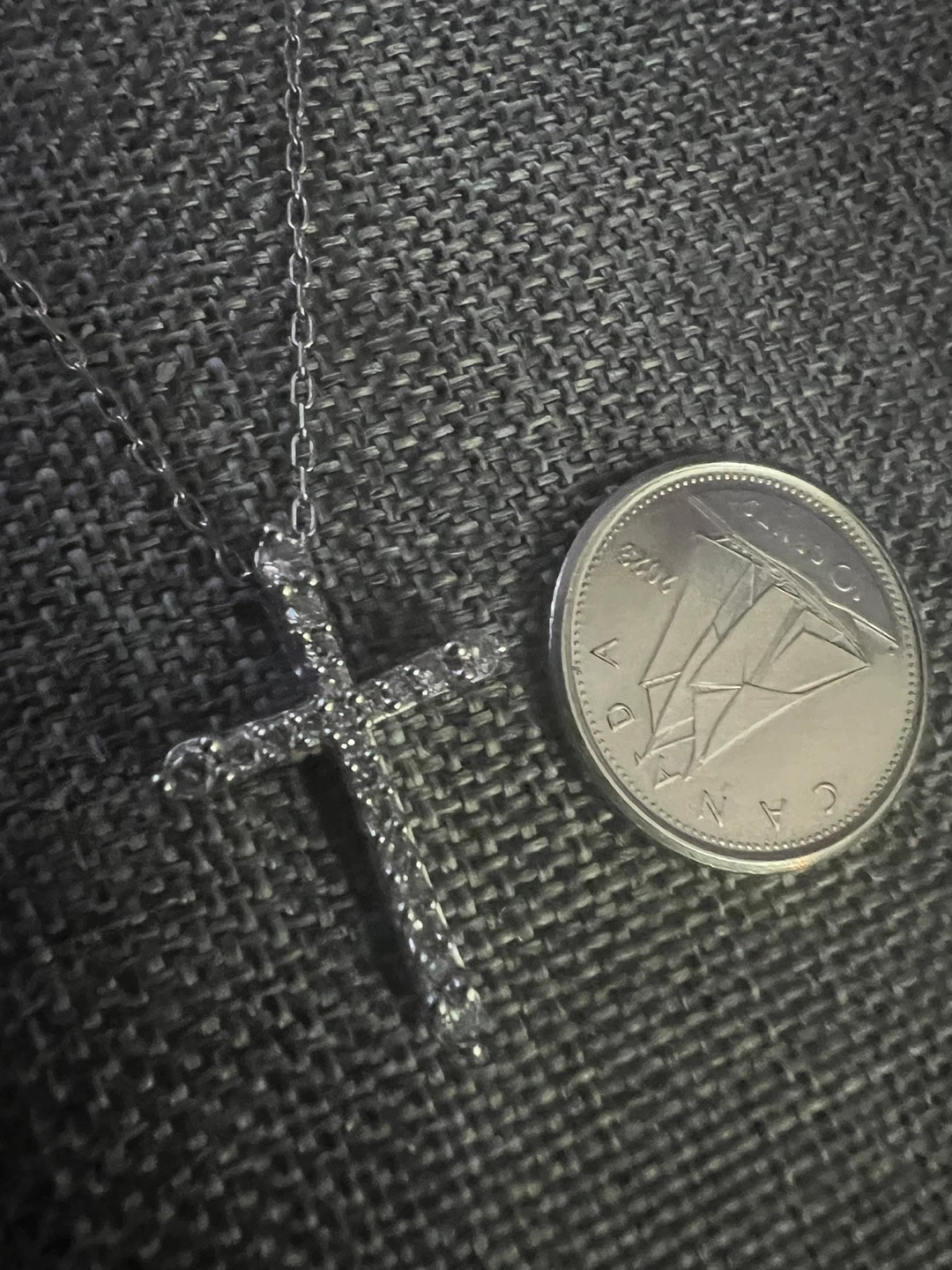 10 k diamond Cross Pendant Necklace - photo 3