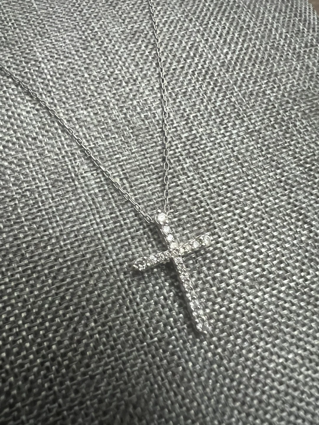 10 k diamond Cross Pendant Necklace - photo 4
