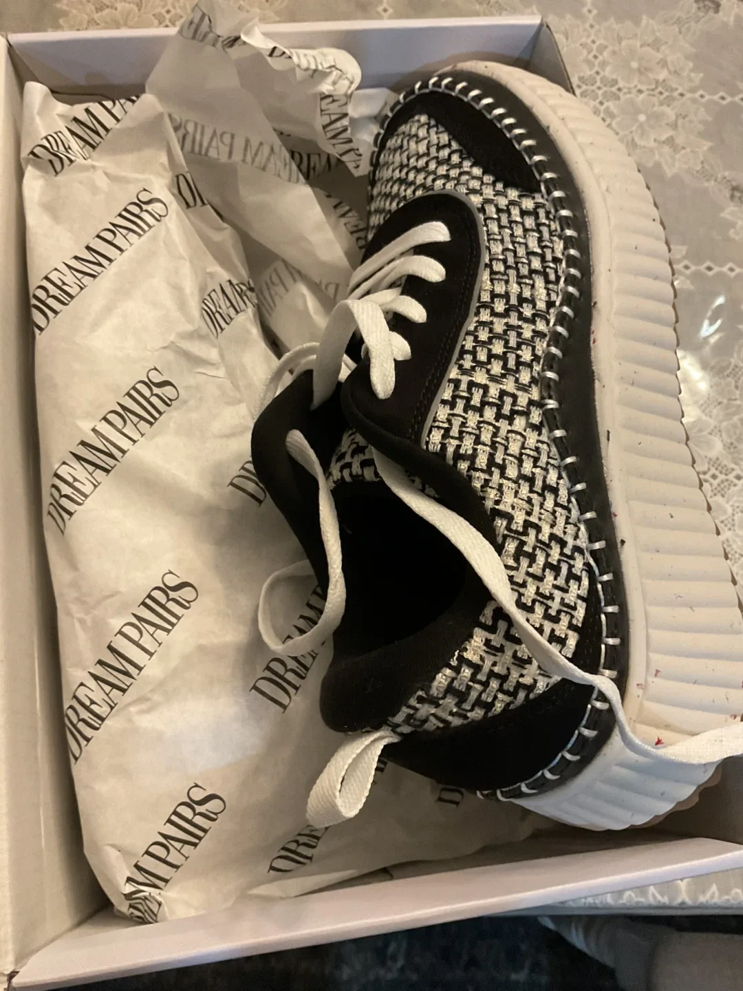 Dream Pairs Women's Black/White Sneakers - Size 7.5 image indicator(6)