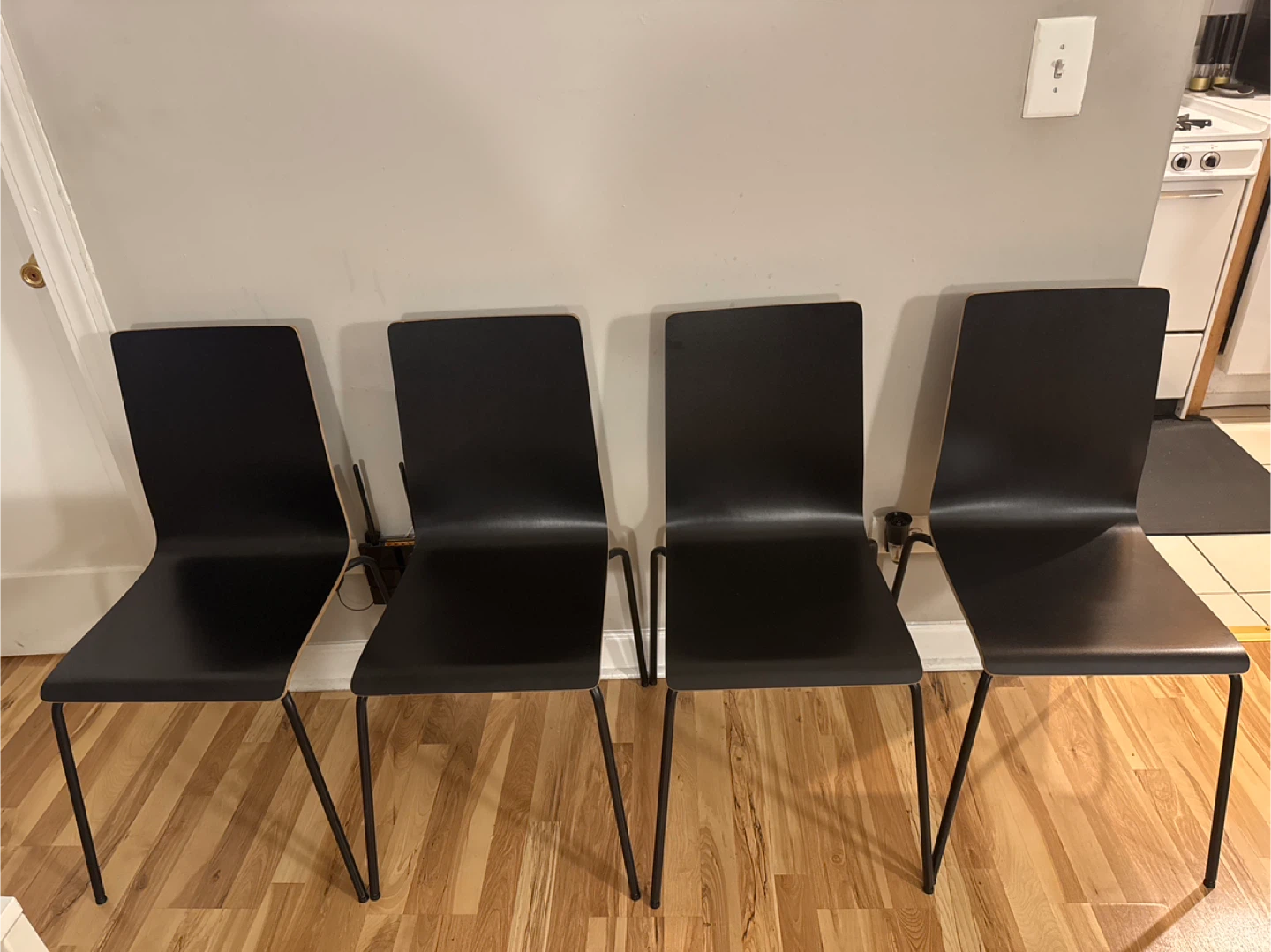 Dining table and chairs - photo 2