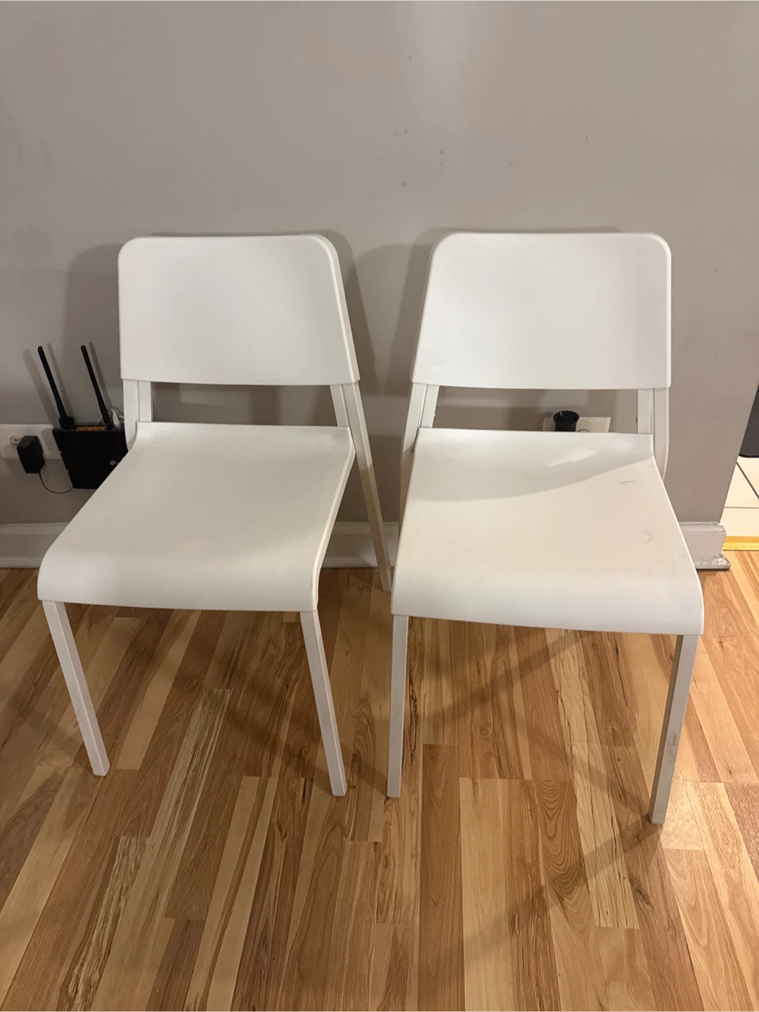 Dining table and chairs - photo 3