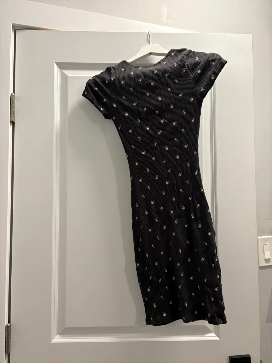 Assorted Women's Dresses image indicator(4)