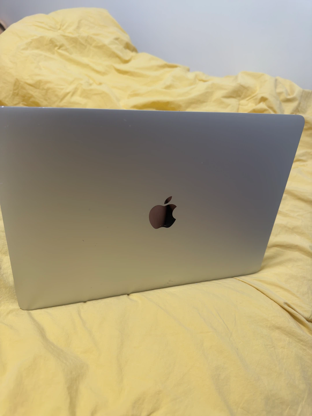 MacBook Pro 2019  with touchbar! - photo 3