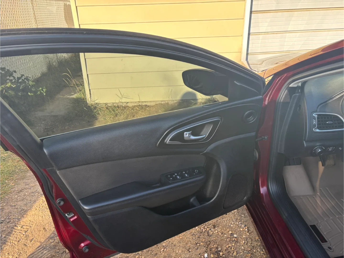 Maroon Chrysler 200 2015 image indicator(4)