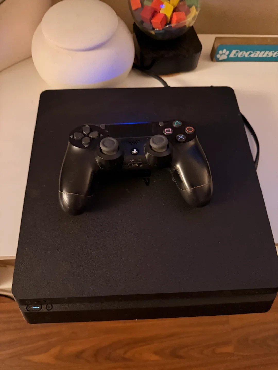 PlayStation 4 (PS4) Console image indicator(2)