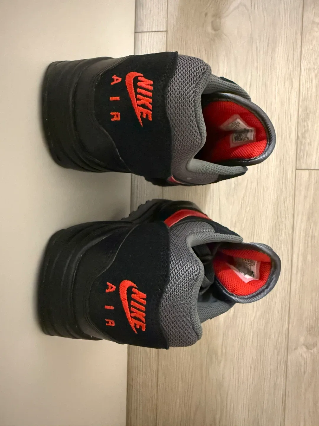 Nike Air Max 1 Essential Black/Red US 10.5 image indicator(2)