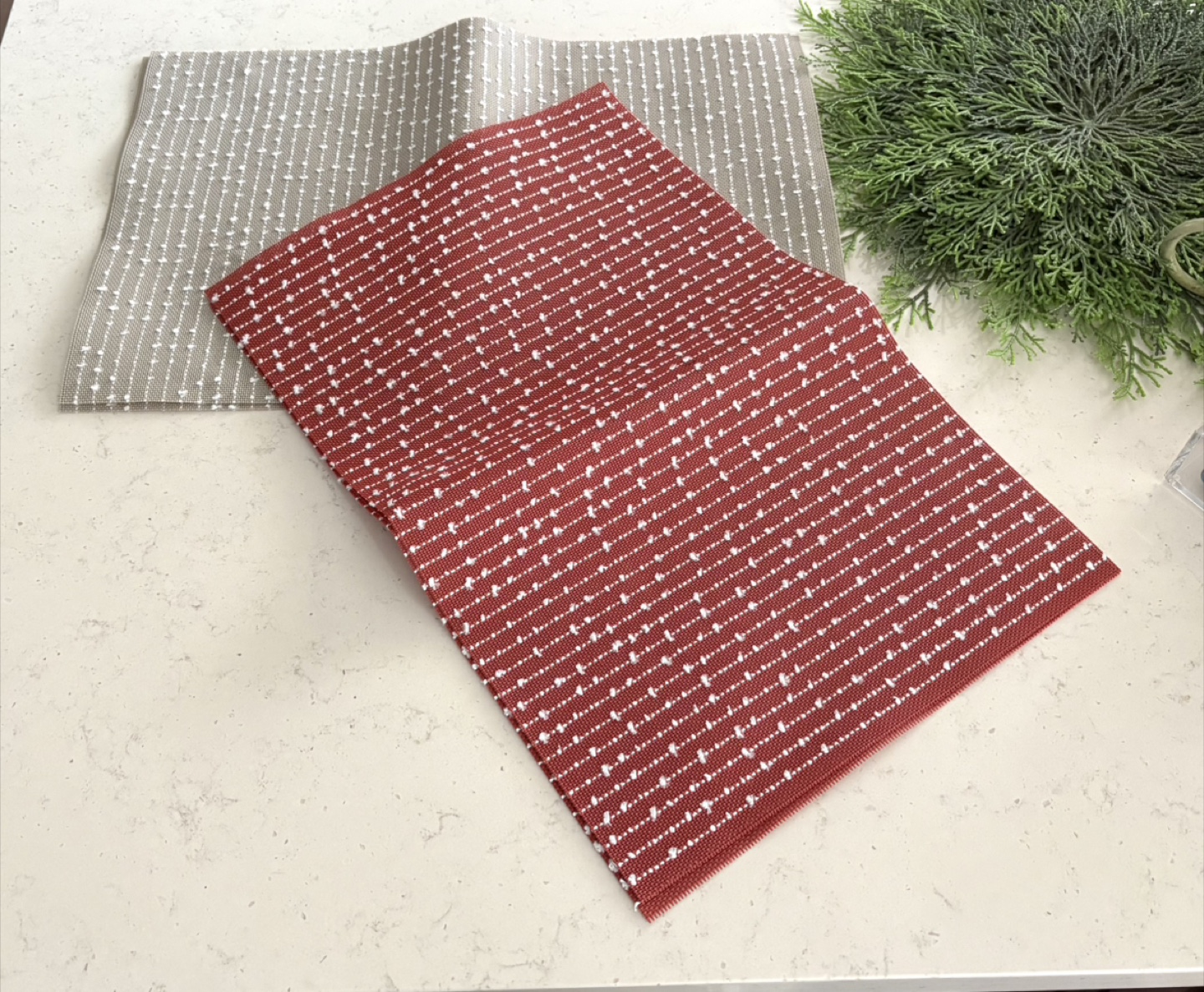 Set of 2 Placemats - Red and Grey - 4 Pieces - photo 2