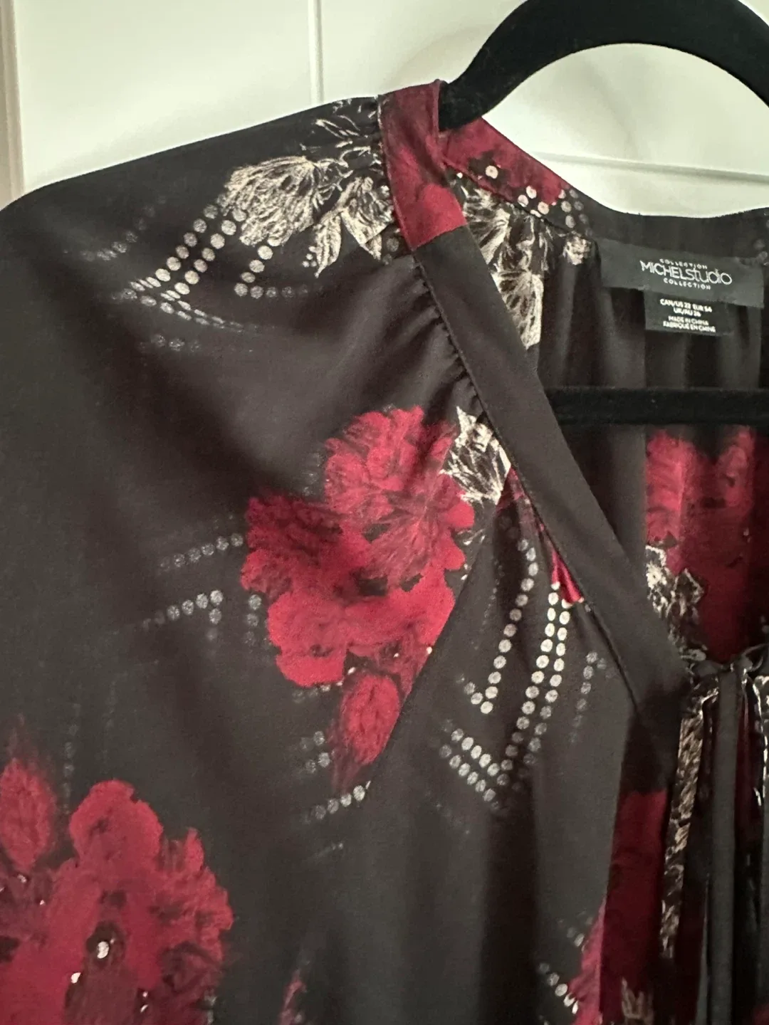 Michel Studio Black Floral Blouse - Size 22 image indicator(2)