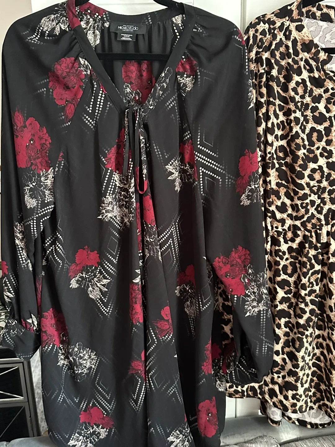 Michel Studio Black Floral Blouse - Size 22 image indicator(4)