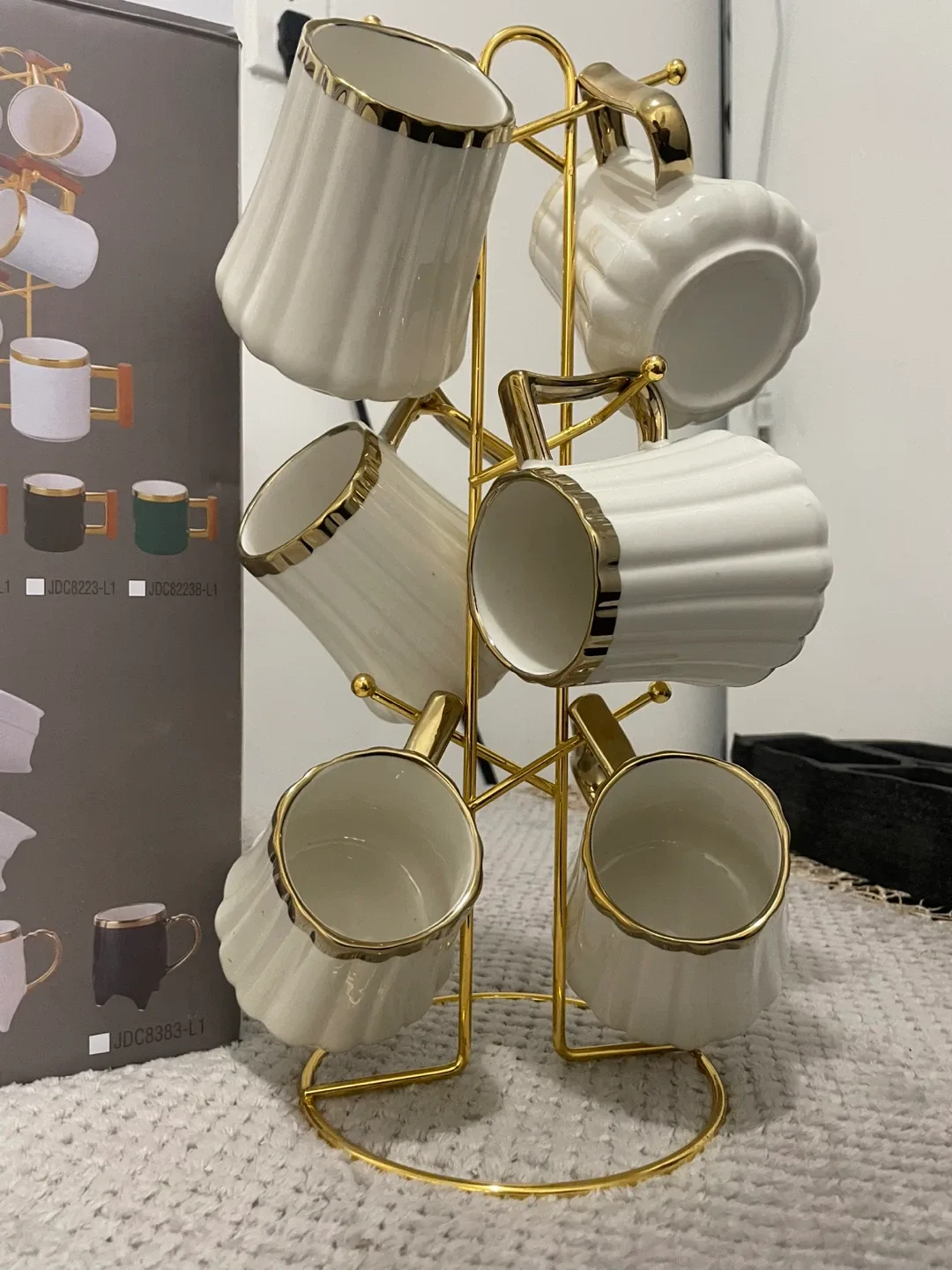 Set of 6 Mugs with Rack - White and Gold image indicator(4)