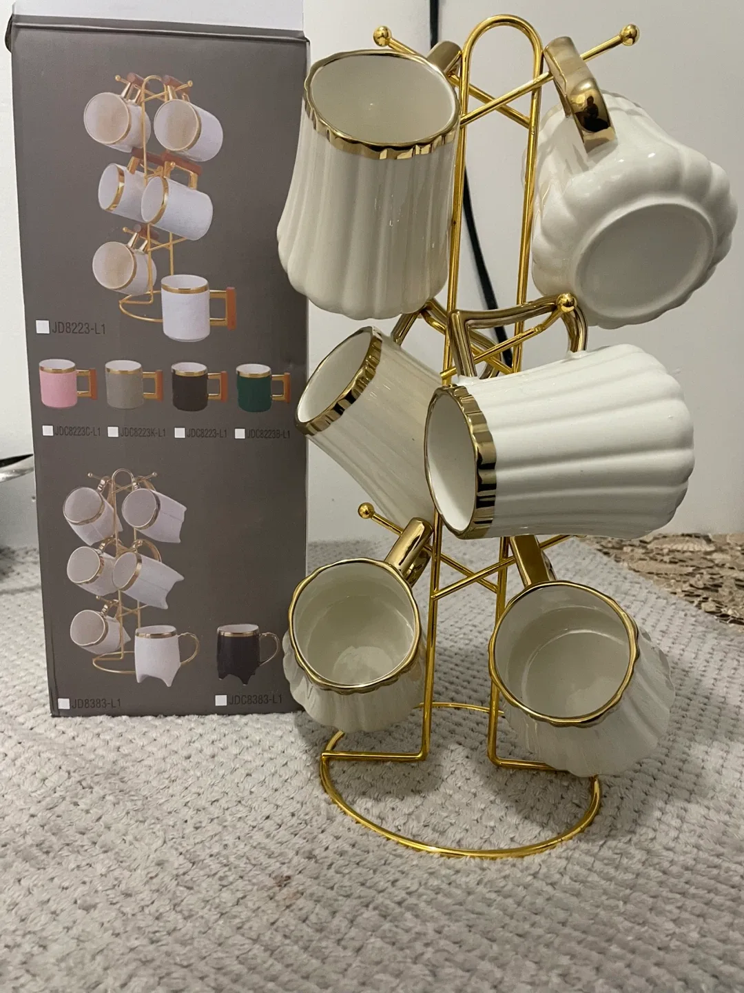 Set of 6 Mugs with Rack - White and Gold image indicator(2)