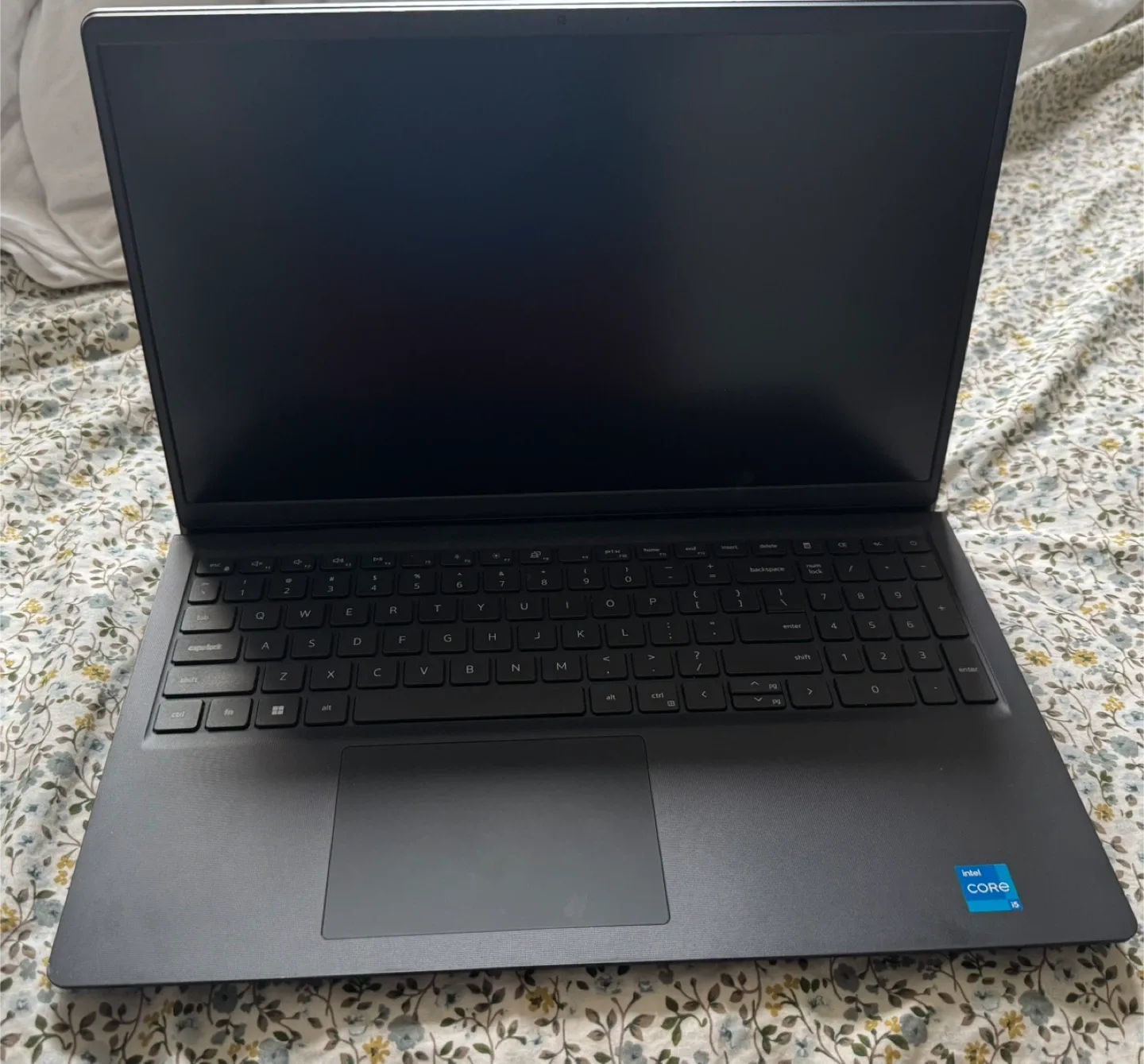 Dell Vistro 15 3510 Laptop, 11th generation-i5 1135G7 image indicator(6)