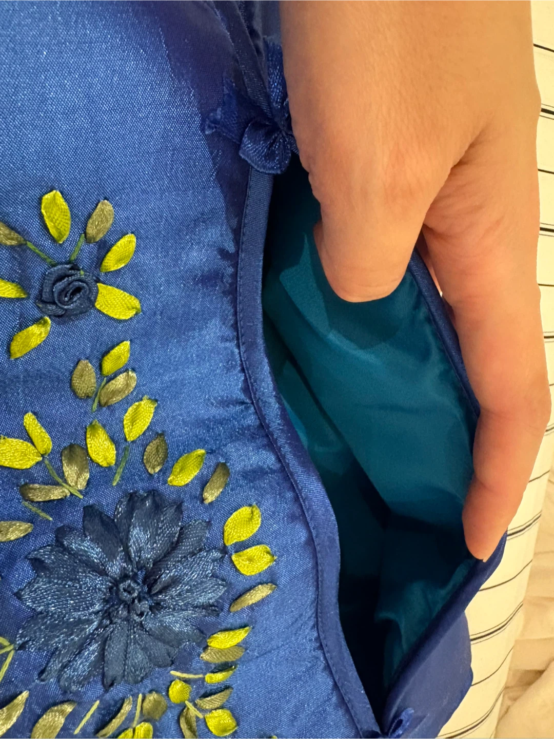 Blue Embroidered Tissue Box Cover - photo 3