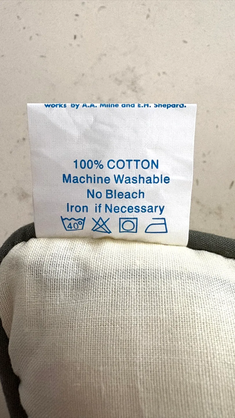 Small Disney Winnie the Pooh Pillow - 100% Cotton image indicator(4)