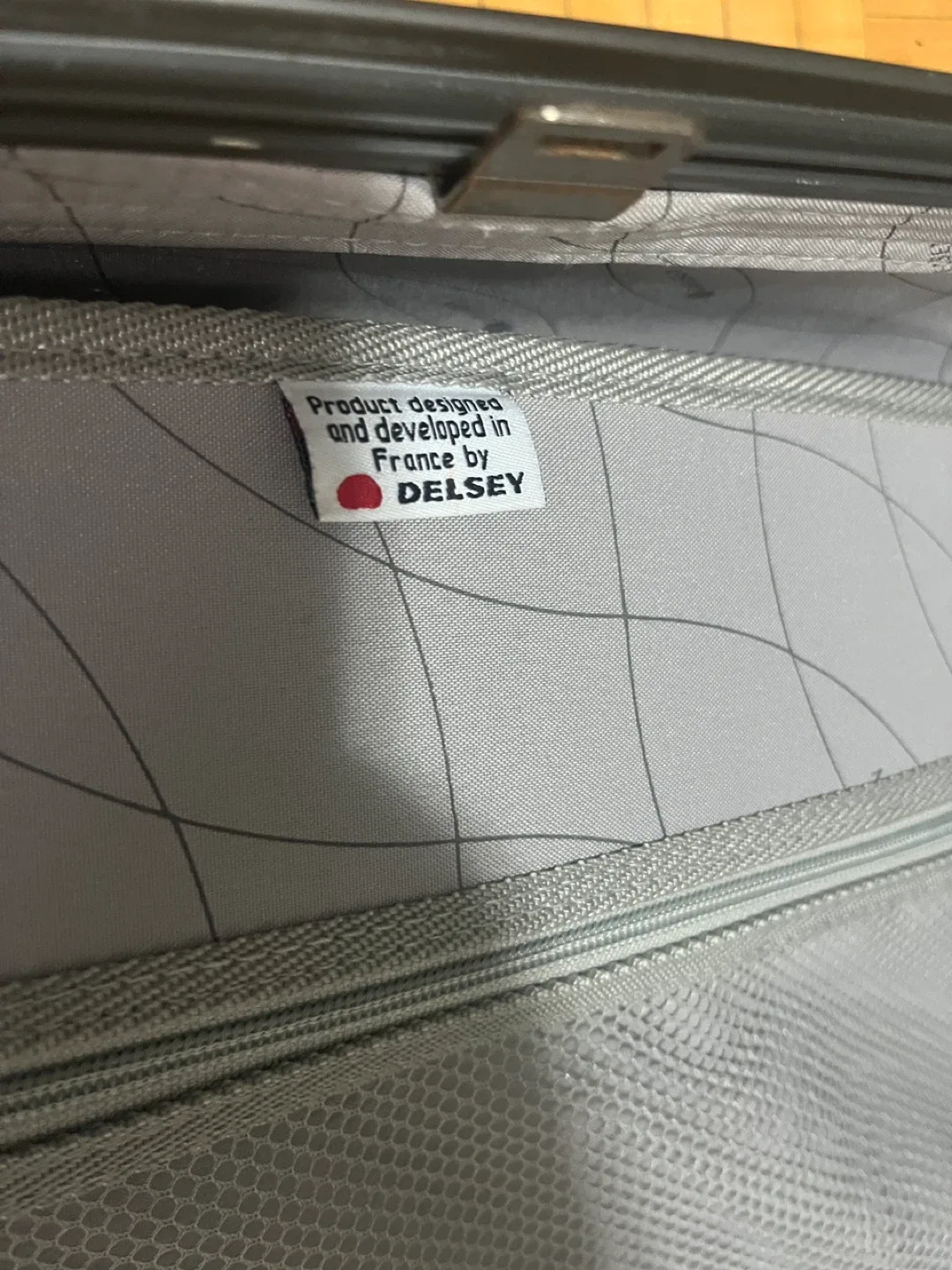 Delsey Grey Hardside Suitcase image indicator(2)