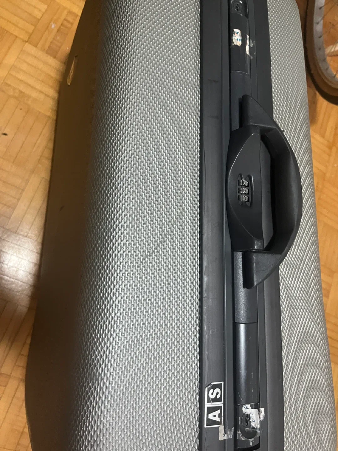 Delsey Grey Hardside Suitcase image indicator(7)