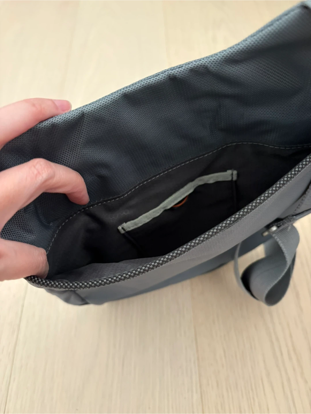 Tumi Tech Essential Gear Crossbody Bag - Grey - photo 3