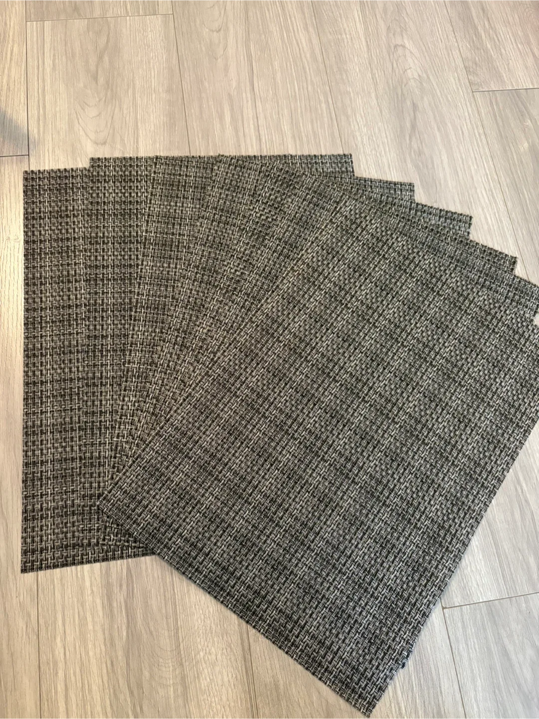 Set of 6 Grey Woven Placemats thumbnail