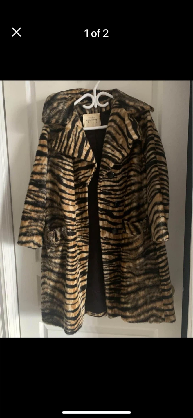 Faux Fur, size medium