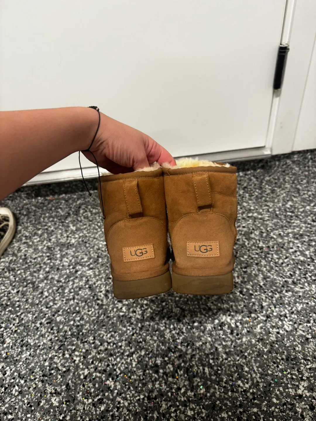 UGG Classic Mini Boots - Size 9 image indicator(2)