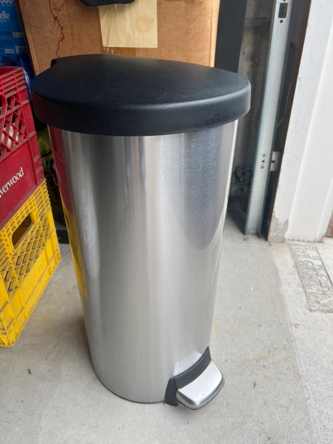 Simple human Step-On Trash Can