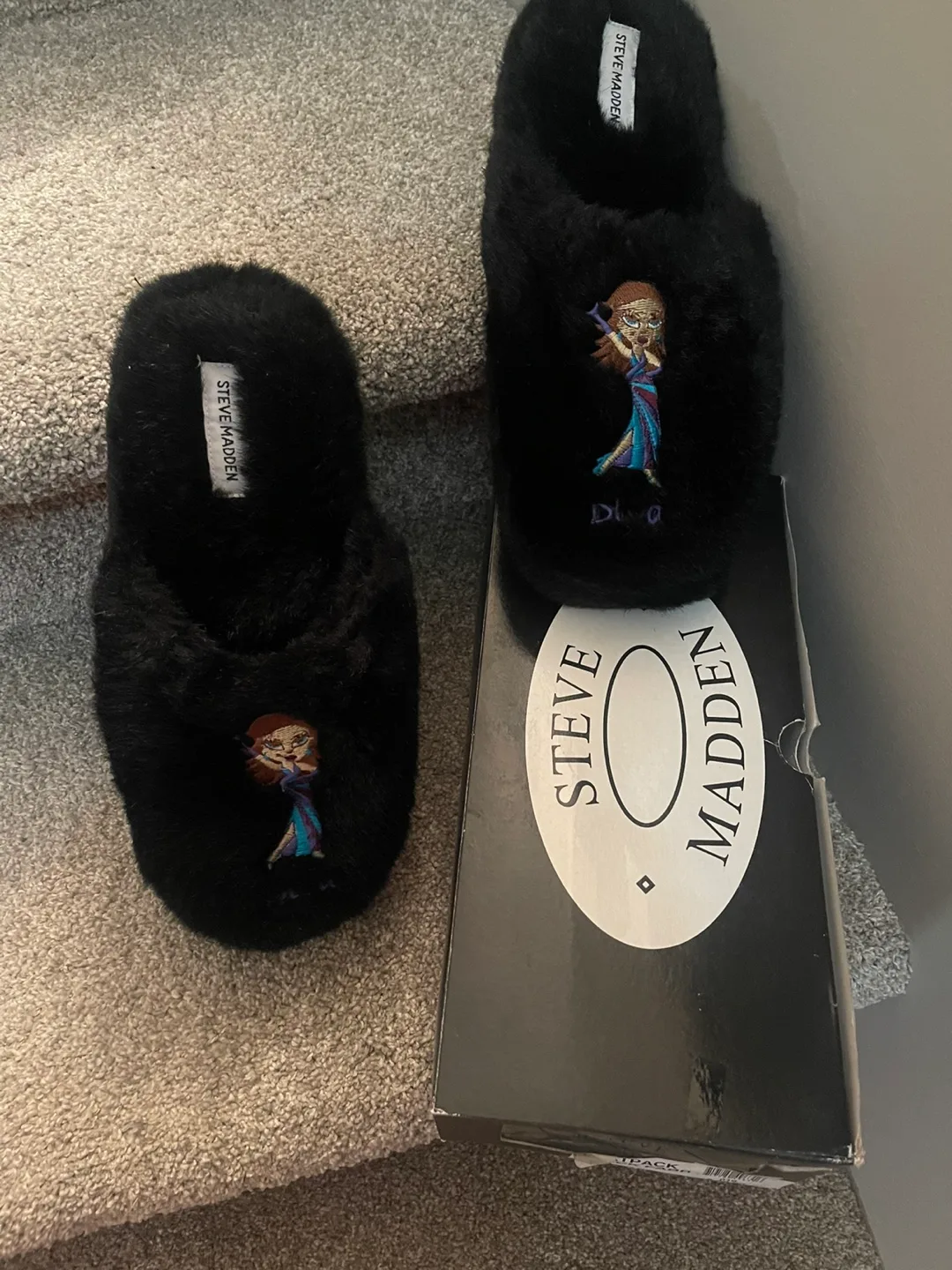 WEEKEND SALE - Steve Madden ANGEL BRATPACK Slippers - Size 10 image indicator(4)