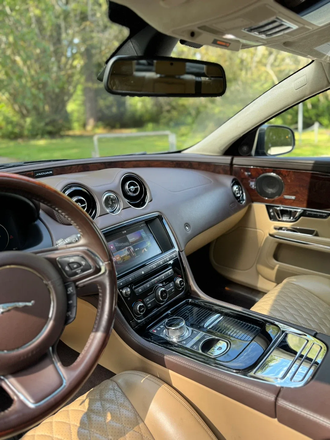 2016 Jaguar XJL Portfolio image indicator(7)