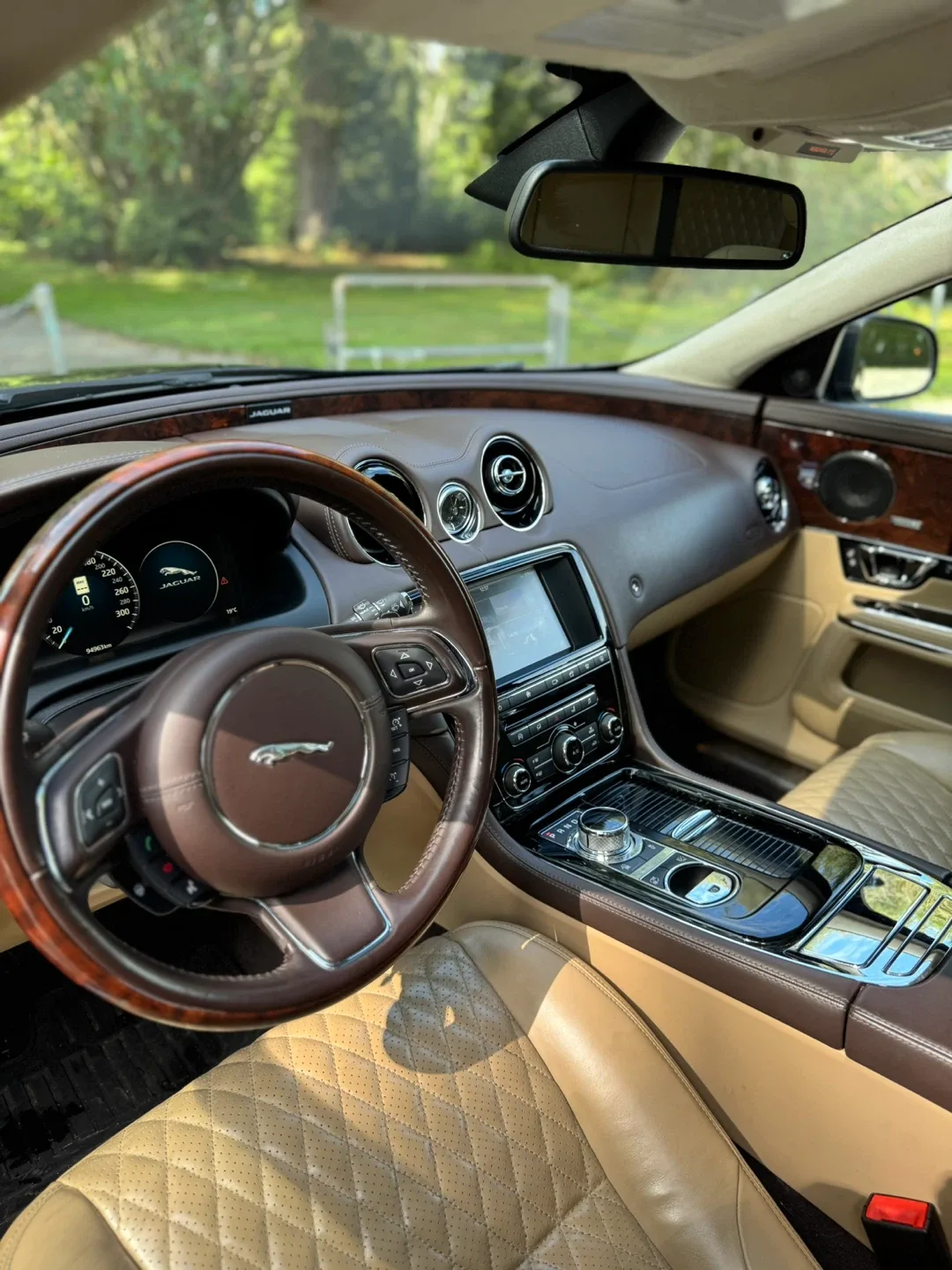 2016 Jaguar XJL Portfolio image indicator(6)